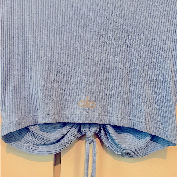 ALO Yoga Cinched Ruched Crop Top Front Tie Ribbed, XS in blue tile EUC - Picture 5 of 5